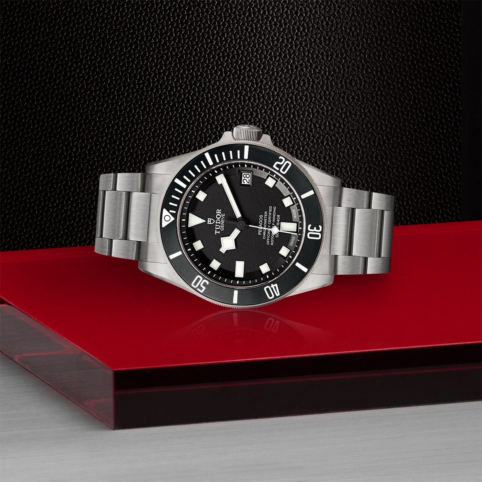 Pelagos – M25600TN-0001 - Vista lateral