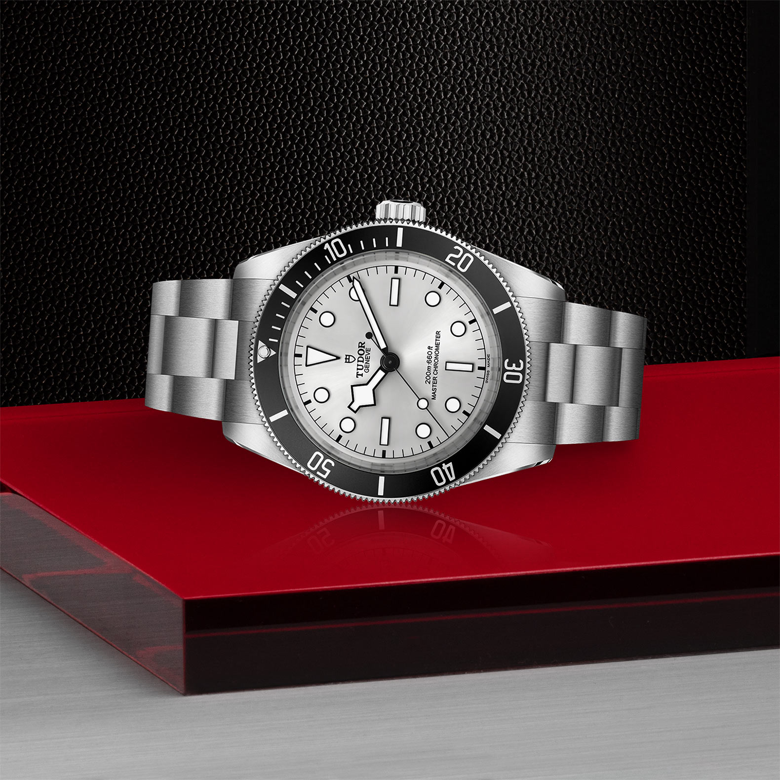 Black Bay 68 – M7943A1A0NU-0002 - Vista lateral