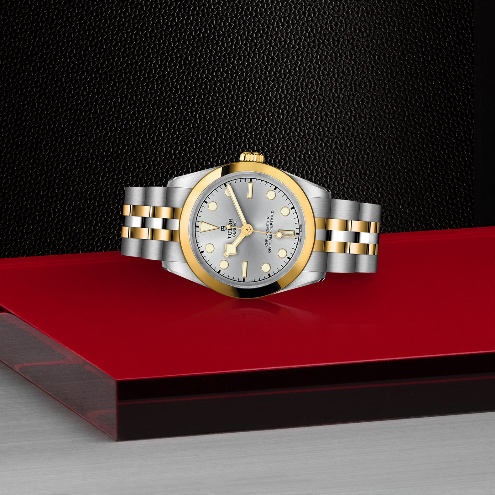 Black Bay One 31 S&G – M79603-0002 - Vista lateral