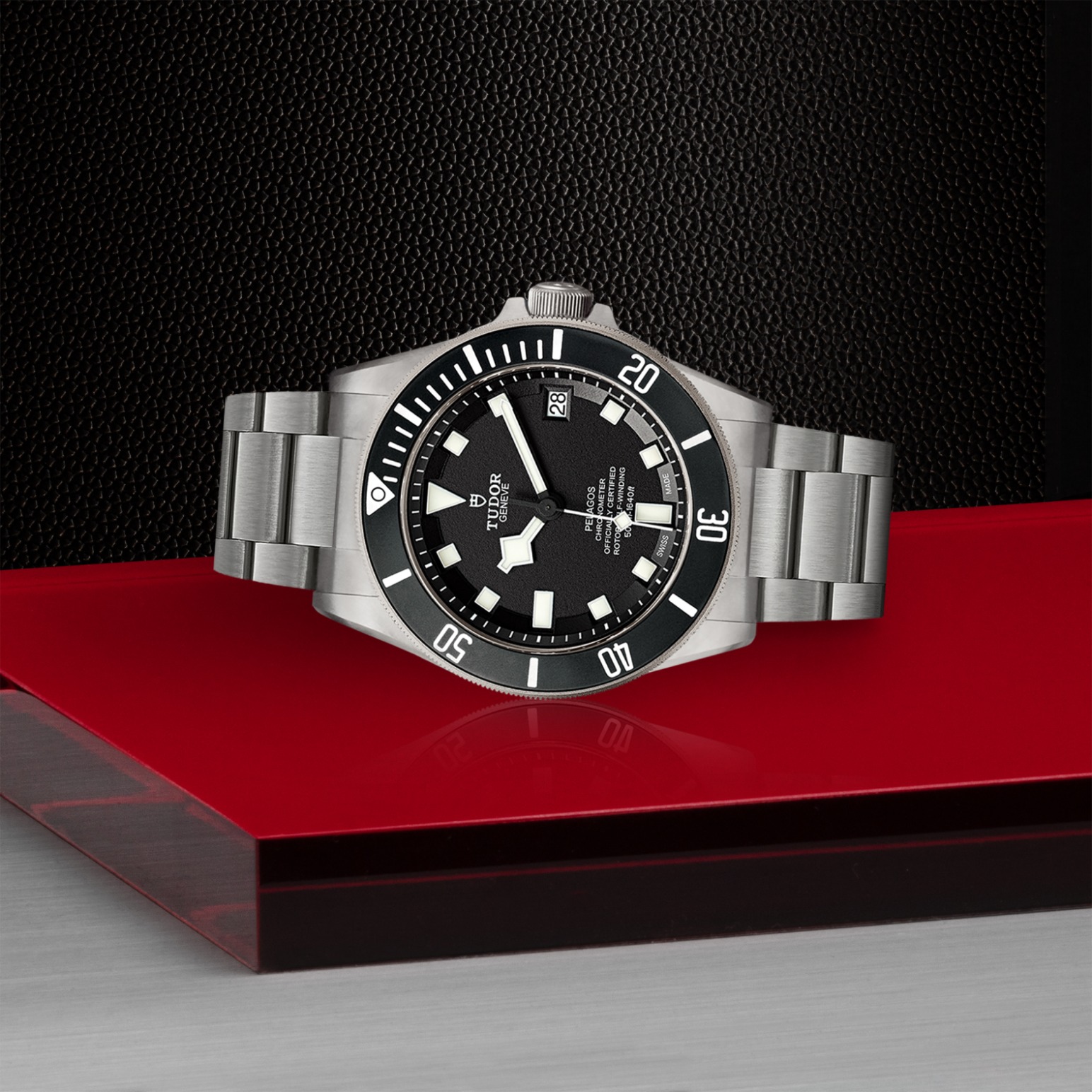 Pelagos – M25600TN-0001 - Vista lateral