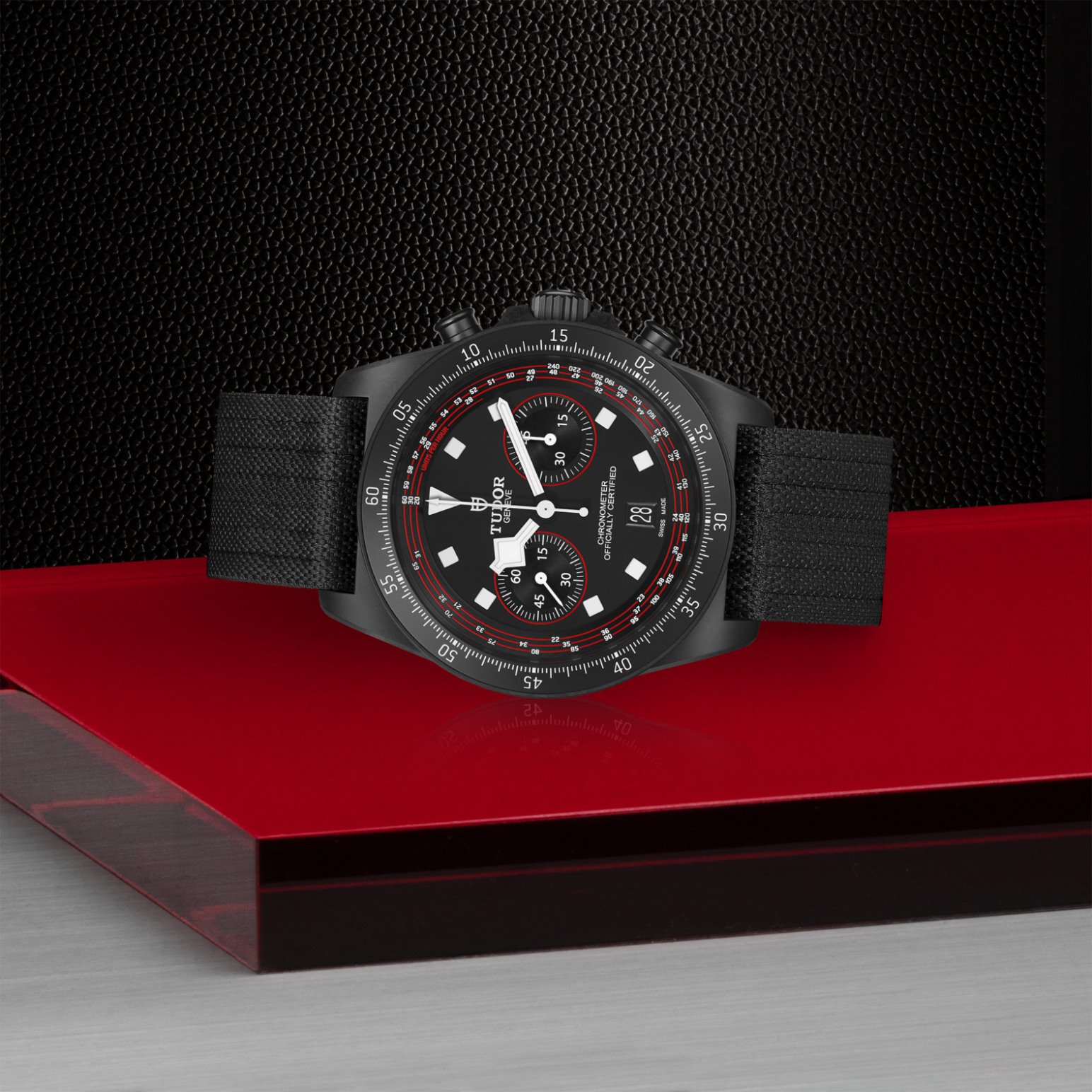 Pelagos FXD Chrono – M25827KN-0001 - Vista lateral