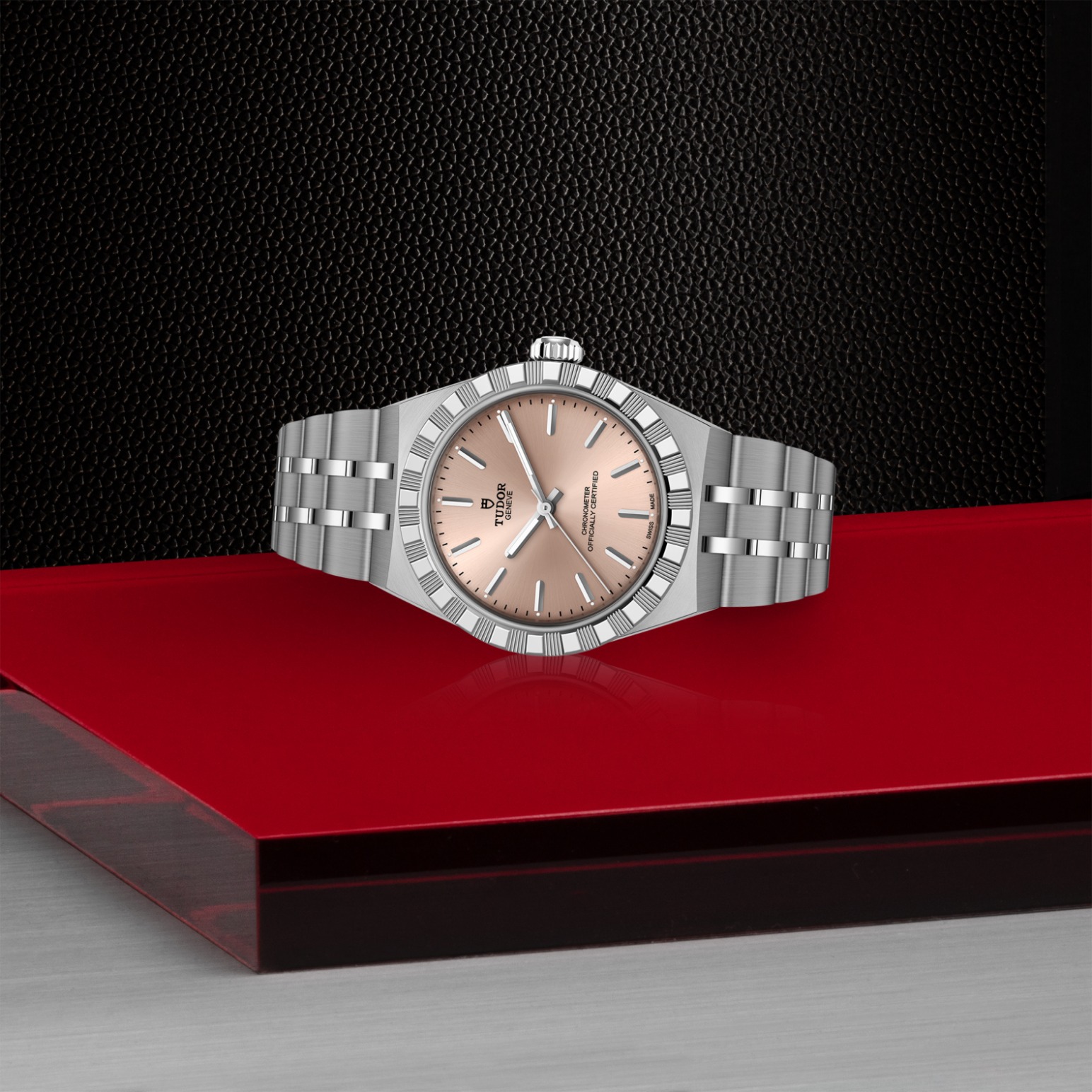 TUDOR Royal – M2830A1A0-0003 - Vista lateral