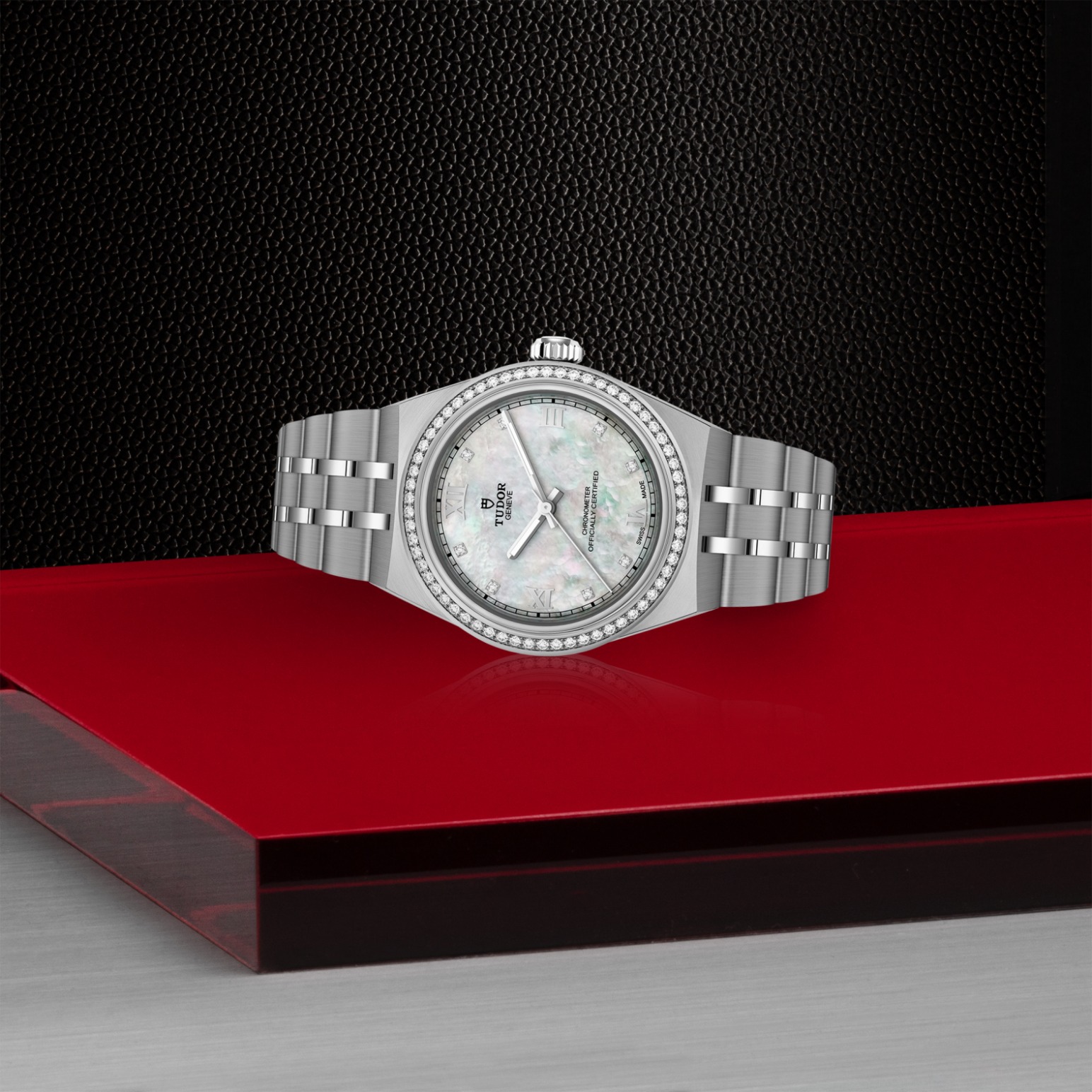 TUDOR Royal – M2830A1S0-0001 - Vista lateral